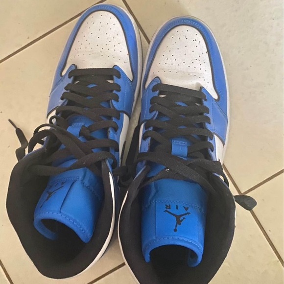 jordan 1 mid signal blue - Picture 3 of 5